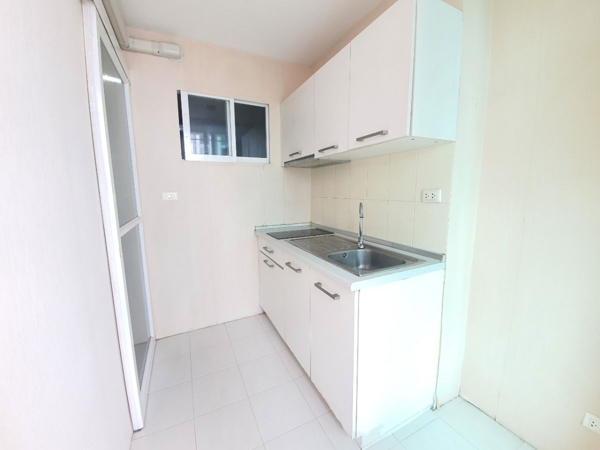 picture "Condo for sale at Life @ Phahol – Ari, near BTS Saphan Khwai."  - 10/12