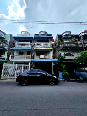 Shophouses for sale Lat Krabang : 3-Storey Commercial Building for Sale — Soi Romklao 21 | Below Market Valuation!