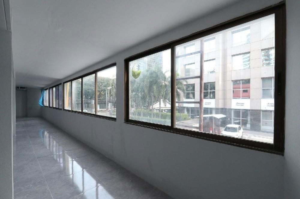 picture Rent space on Witthayu Road behind Rolex Watch Center - 11/19