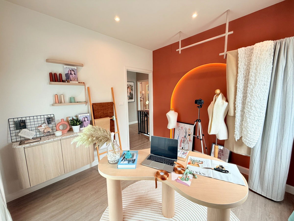 picture Solna (Single House) — fully furnished and ready to move-in. Situated in a private area at the front of the development. - 22/25