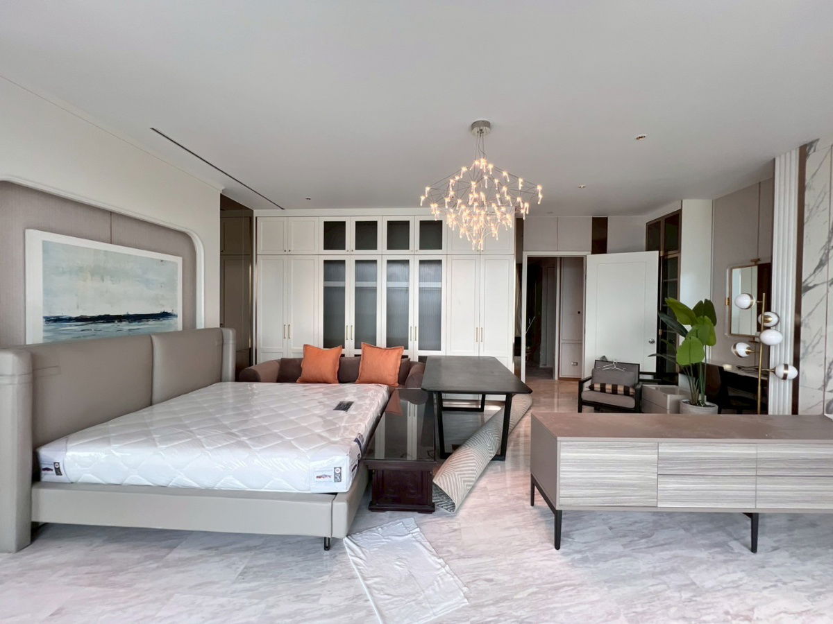 picture Available !!  Super Luxury!!!! 4 Beds 3 Baths  - 32/36