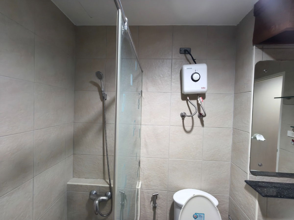 picture RARE FIND! 💎 Huge 127 sqm 3-Bedroom Condo for Rent at The Waterford Diamond, Phrom Phong - Unbeatable Price! - 35/36