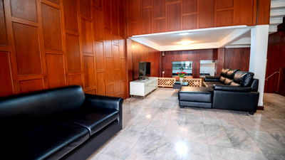 Townhouses for rent : Ekkamai Villas 4 storey townhouse near BTS Ekkamai