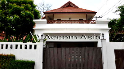 Houses for rent วิทยาลัยเสนาธิการทหาร : 🔼🔽 AccomA 📩  4 BR House in  Bang Kapi (13000627)