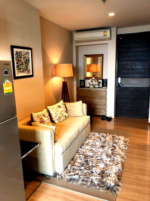 Condos for rent BTS Saphan Taksin : Code: KJ7803  for rent Rhythm Sathorn  // Line ID: @kjcondo (with @) //