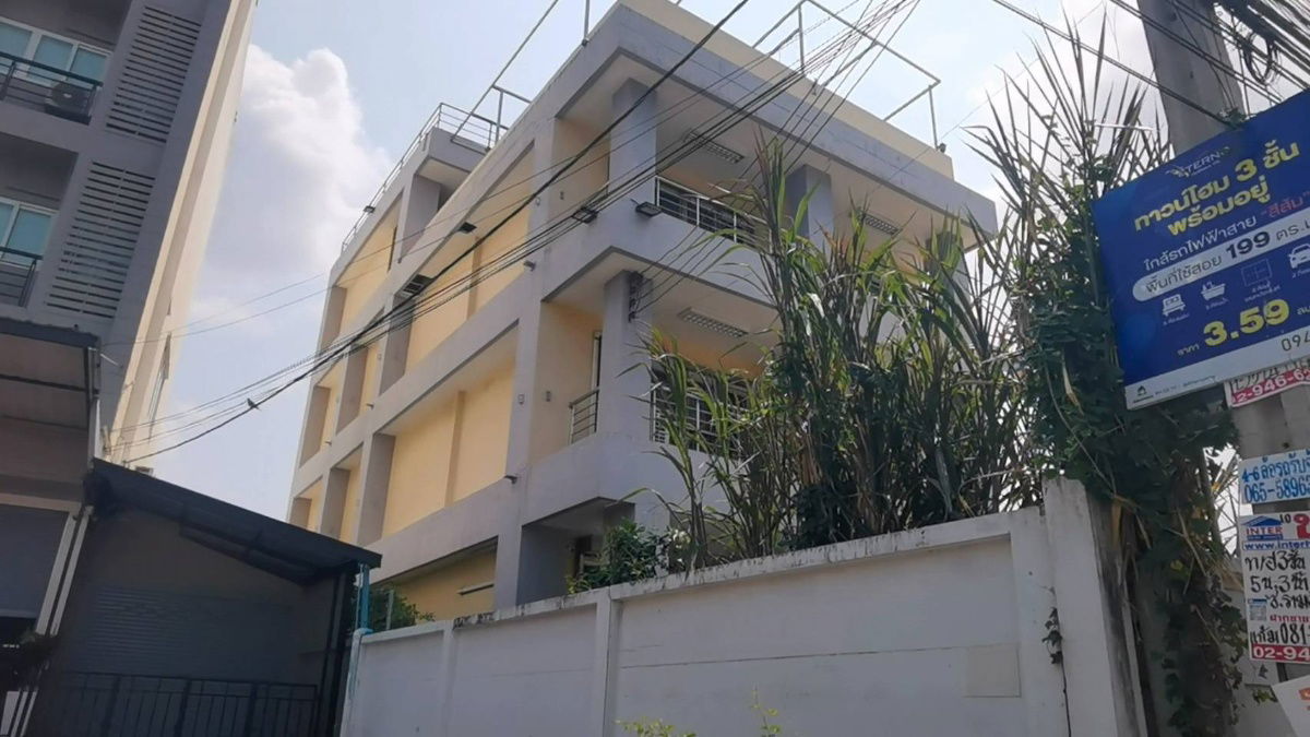 picture For sale: 3 and a half storey commercial building with 91 sq.w. of land, prime location, Soi Ramkhamhaeng 174, Lotus next to the house. - 9/11