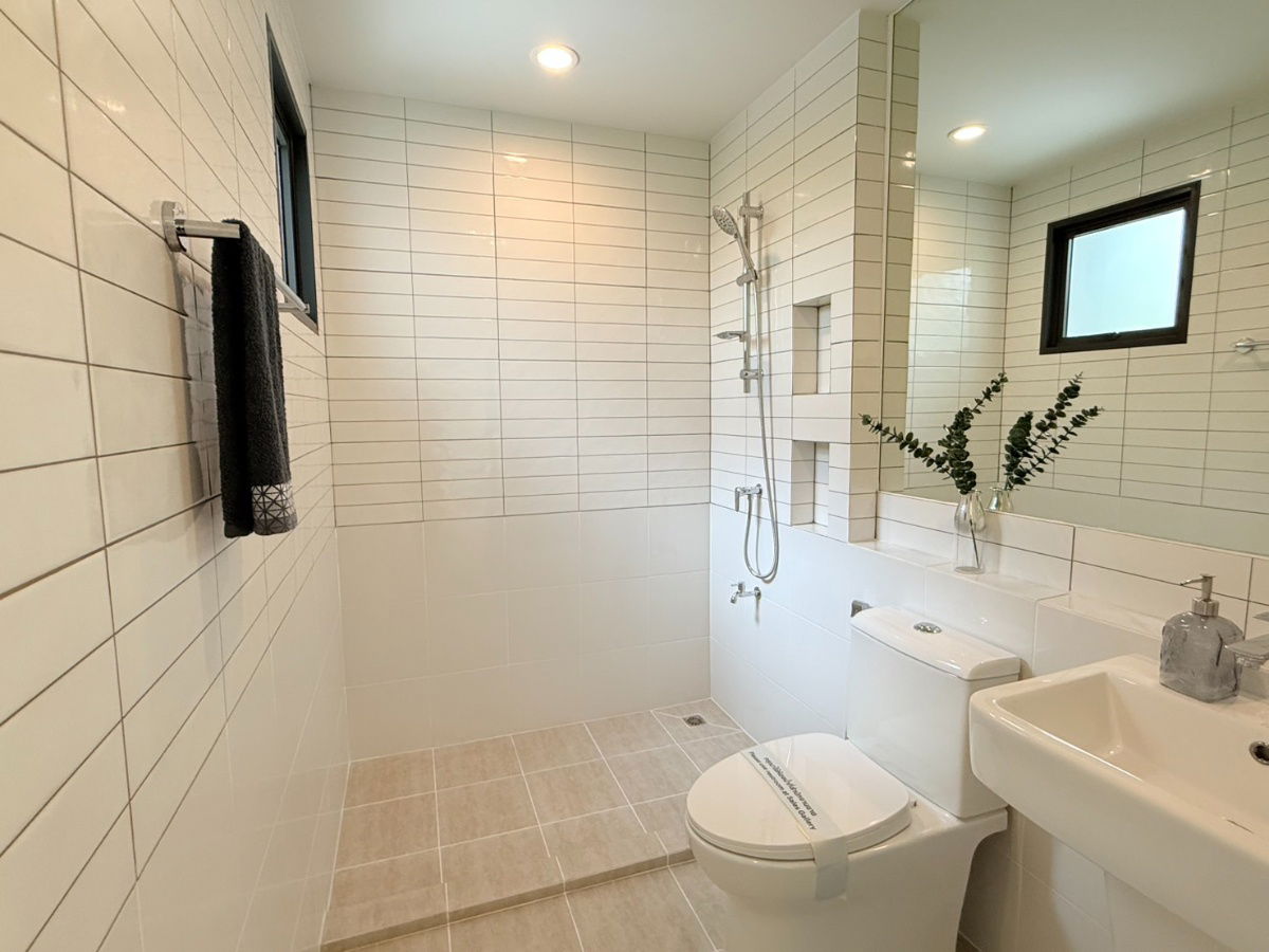 picture Show Home for Sale: “Saransiri Bangna” – Freesia Model | Fully Furnished, Move-In Read - 9/39
