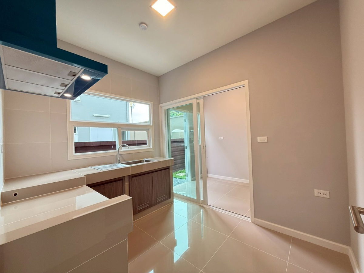 picture Single house The best location! On the main road! Near the expressway!  Special price 7.39 MB  Anasiri Tiwanon-Srisaman Project By SANSIRI - 8/22