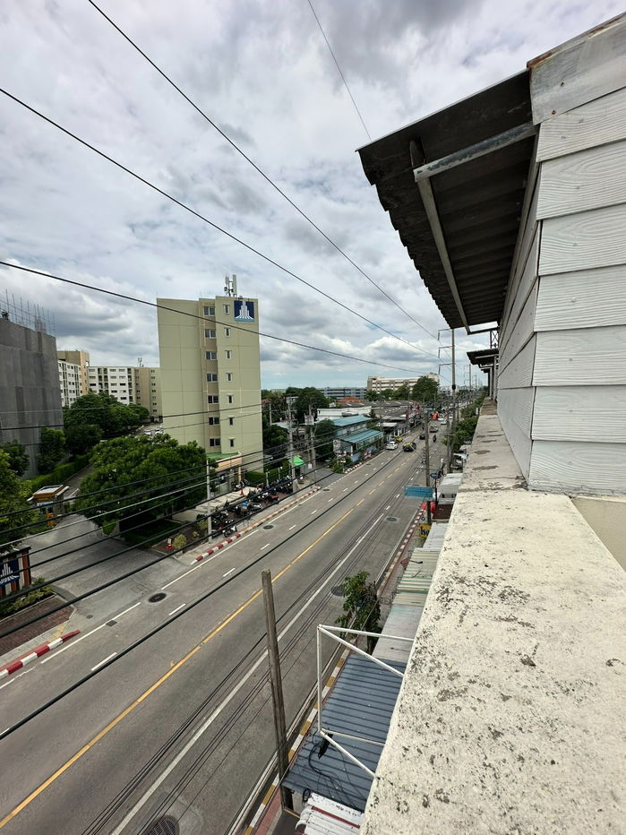 picture Building for rent 3 floors near Latplakhao R. - 18/18