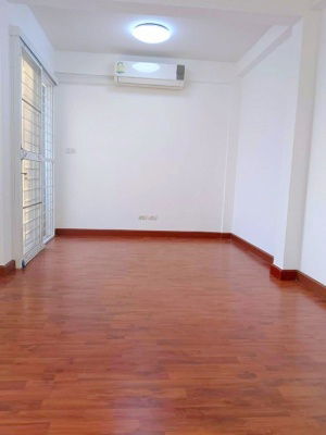 picture Sarasas Witaed Suvarnabhumi 200m. For rent 3-storey townhouse 24sq.w. 284sq.m. MRT Sri Dan 1.2 km. - 5/8