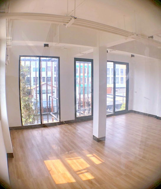 picture Sukhumvit 58-64 For rent Home office 5-storey 360sq.m. 10a/c BTS BangChak 500m. 19sq.wa. Anglo Singa - 5/8