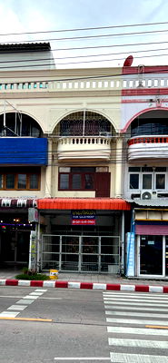 Shophouses for rent Ramintra Road : Building for rent 3 floors near Latplakhao R.
