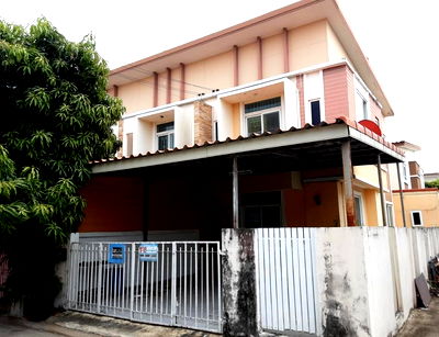 ทาวน์เฮ้าส์ เนื้อที่ทั้งหมด 110.4 ตารางเมตร 88/153 ม.พาร์ควิลเลจ 44 ตำบลคลองพระอุดม อำเภอลาดหลุมแก้ว ปทุมธานี ราคา 1,672,000 บาท