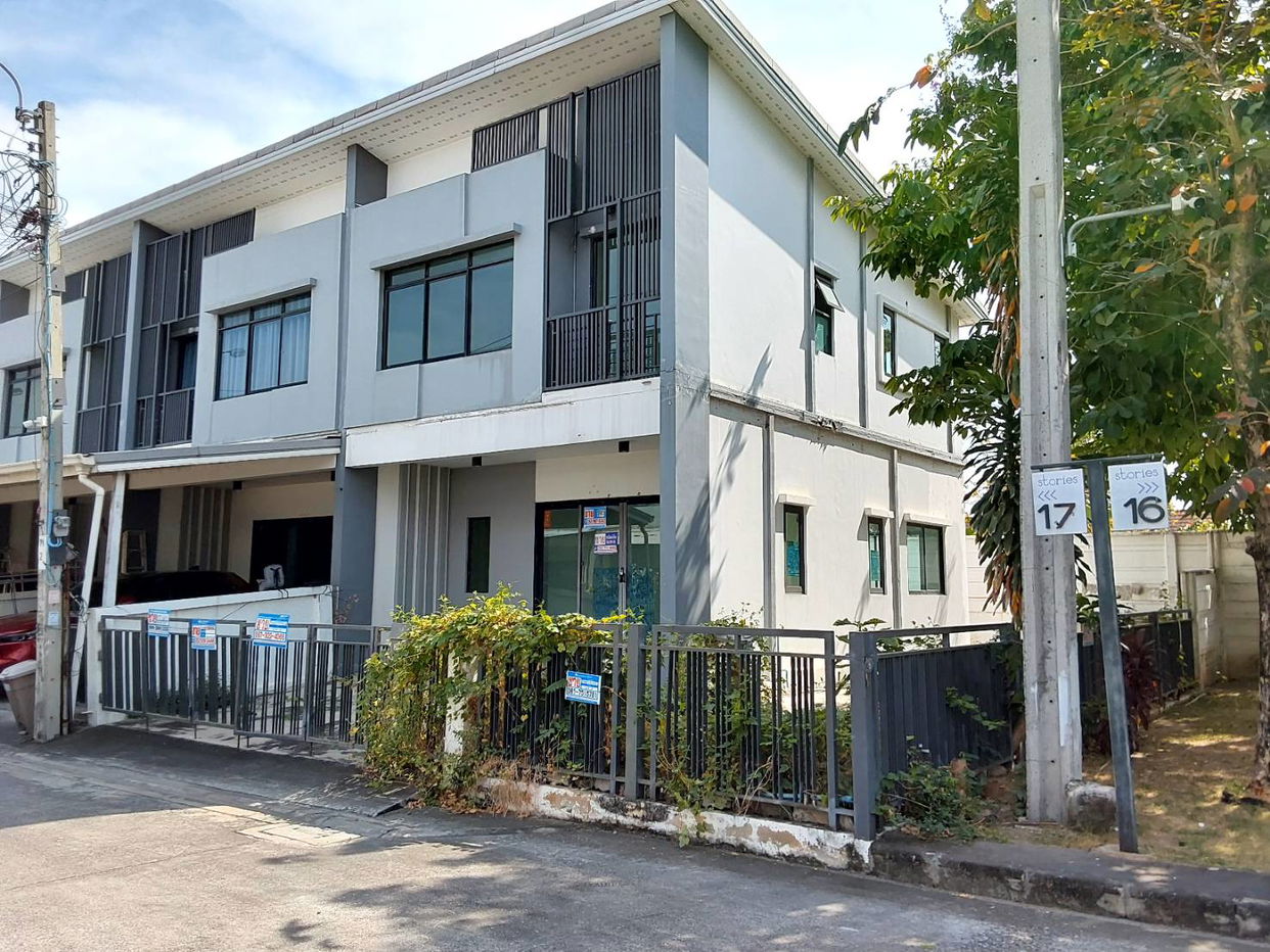 picture ทาวน์เฮ้าส์ 140.8 square meter Bangkok Prawet Dok Mai for 3430000 THB - 1/10