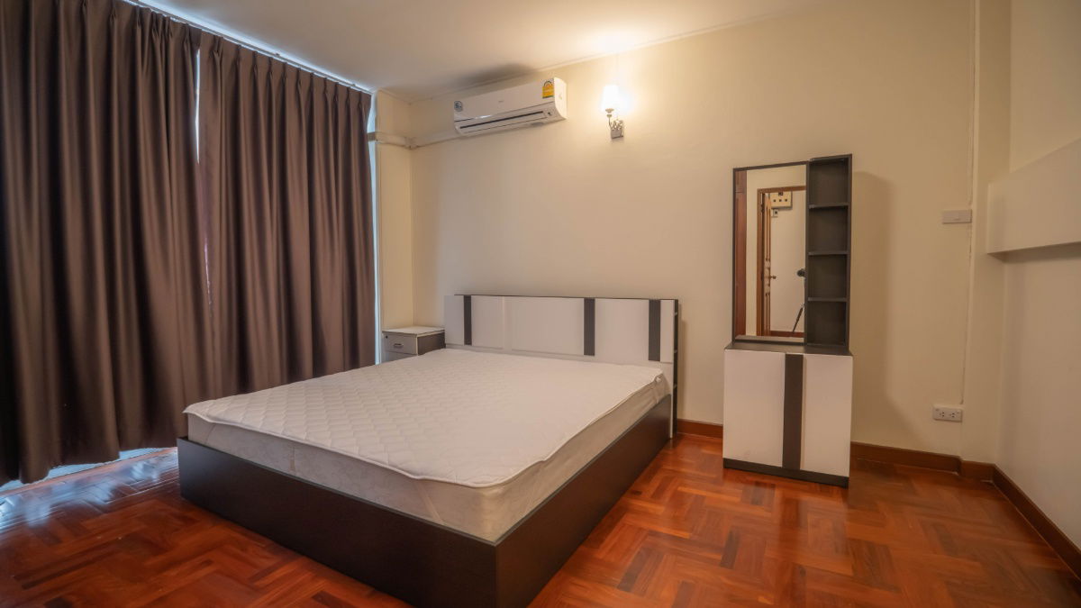 picture Ekkamai Villas 4 storey townhouse near BTS Ekkamai - 6/24