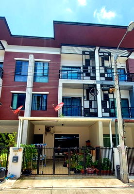 Townhouses for sale Bangkok : ทาวน์เฮ้าส์ 85.2 square meter Bangkok Prawet Dok Mai for 2899000 THB