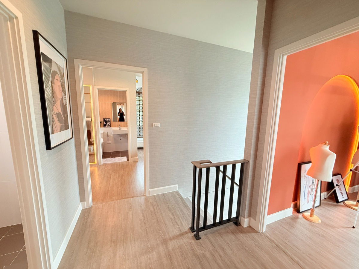 picture Solna (Single House) — fully furnished and ready to move-in. Situated in a private area at the front of the development. - 20/25