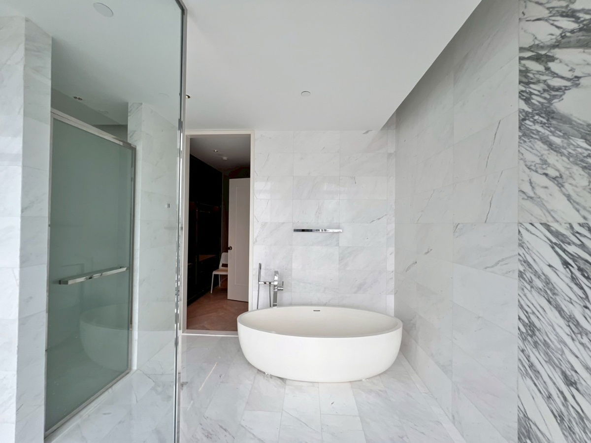 picture Available !!  Super Luxury!!!! 4 Beds 3 Baths  - 28/36