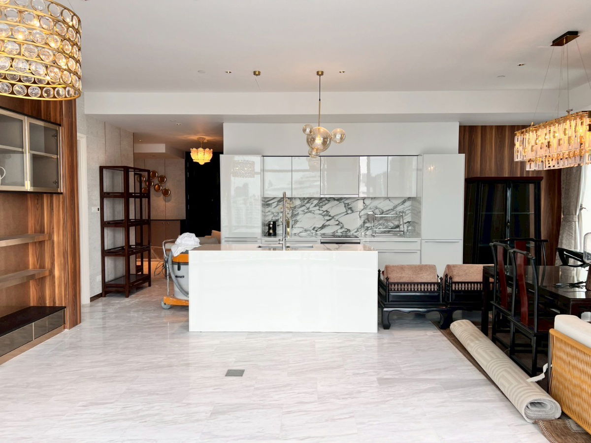 picture Available !!  Super Luxury!!!! 4 Beds 3 Baths  - 18/36
