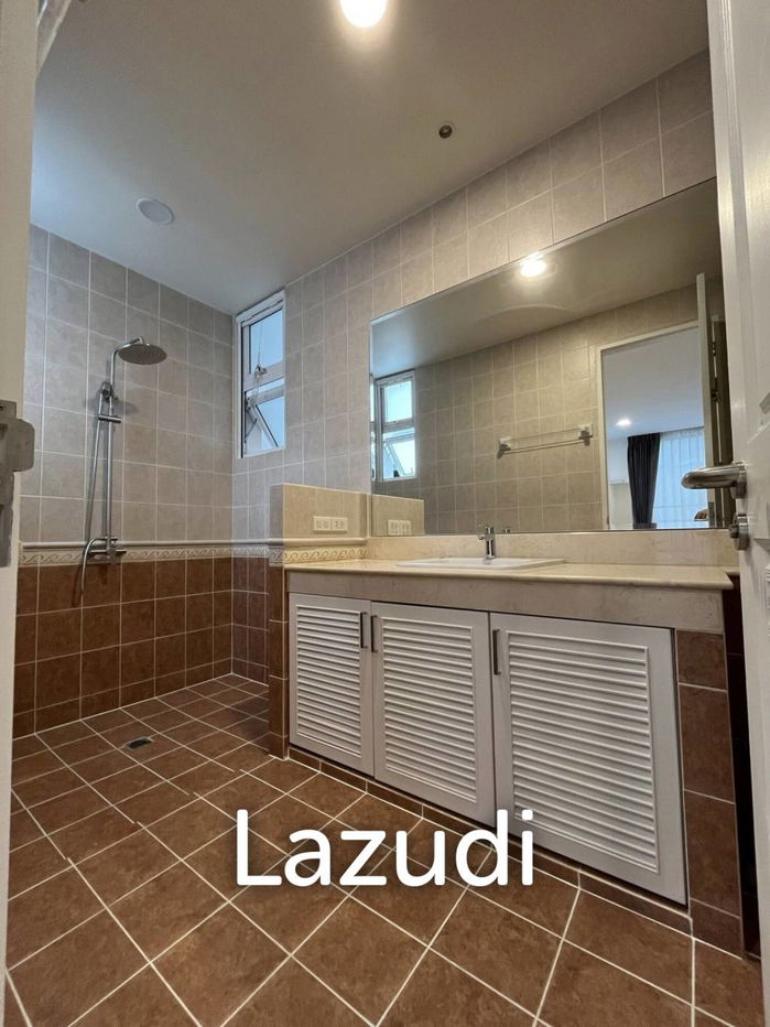 picture 5 Bed 6 Bath 320 SQ.M House in Huai khwang - 30/32