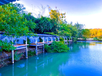 Land for sale Tak : Land for sale with restaurant next to the waterfront💦🌳