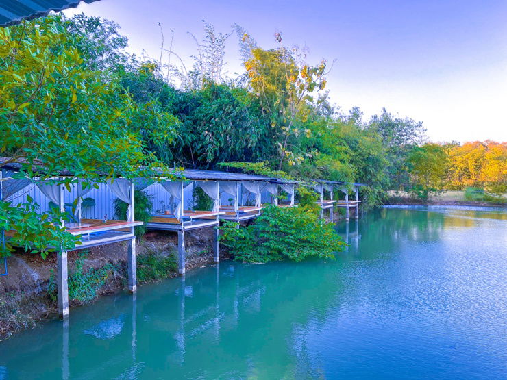 picture Land for sale with restaurant next to the waterfront💦🌳 - 1/10