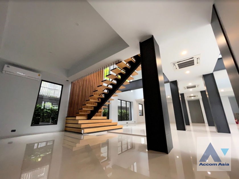 picture 🔼🔽 AccomA 📩 ขายบ้านเดี่ยว 3 ชั้น สุขุมวิท 71  มีสระว่ายน้ำส่วนตัว! (AA30059) - 11/20