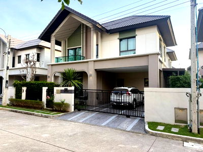 บ้านเดี่ยวให้เช่า : ให้ เช่าบ้านเดี่ยวหรู บางกอก บูเลอวาร์ด ศรีนครินทร์ - บางนา