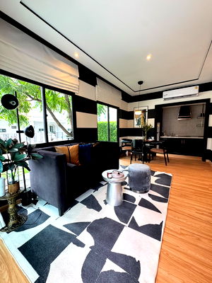 ทาวน์โฮม กรุงเทพมหานคร : เปิดขายบ้านตัวอย่างโซนหน้าสวน วิวสวย 207/37