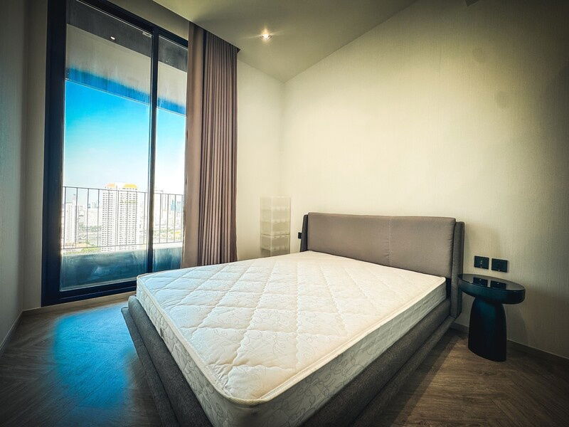 picture For Rent: Chapter Charoennakhon Riverside Condo High-rise  with 2 towers, located by the Chao Phraya River. 2 Bedrooms, 2 Bathrooms, 67.55 sq.m. - 7/11