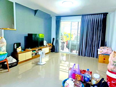 Townhouses for sale Lamlukka Khlong Si : LatSawai Market 1.1 km. LamLukka Khlong 2-storey townhouse, modern style 19 sq.w.149 sq.m.