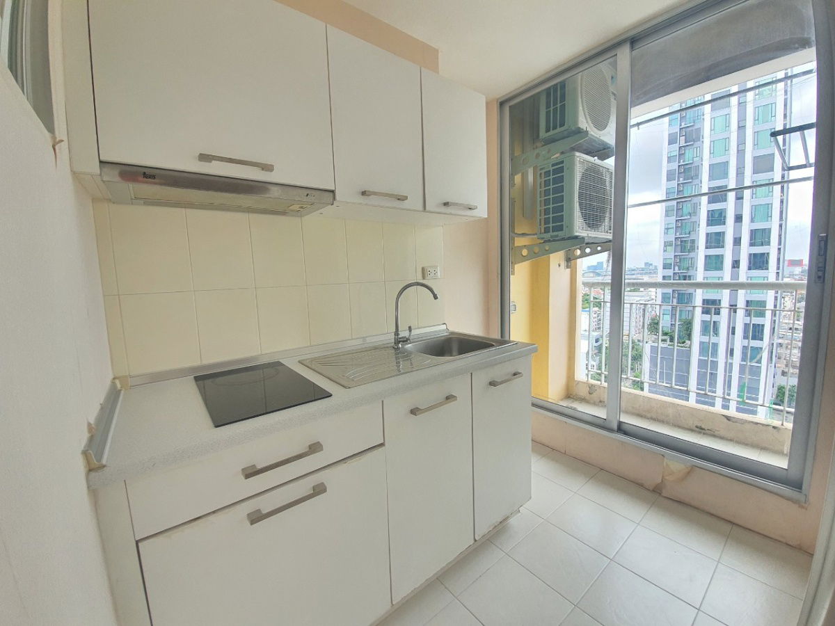 picture "Condo for sale at Life @ Phahol – Ari, near BTS Saphan Khwai."  - 11/12