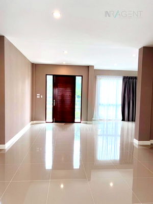 Houses for rent Hua Chieo Chaloem Phrakiat University : 🔺 For Rent 2-story House NIRATI BANGNA 5 bedroom 6 bathroom
