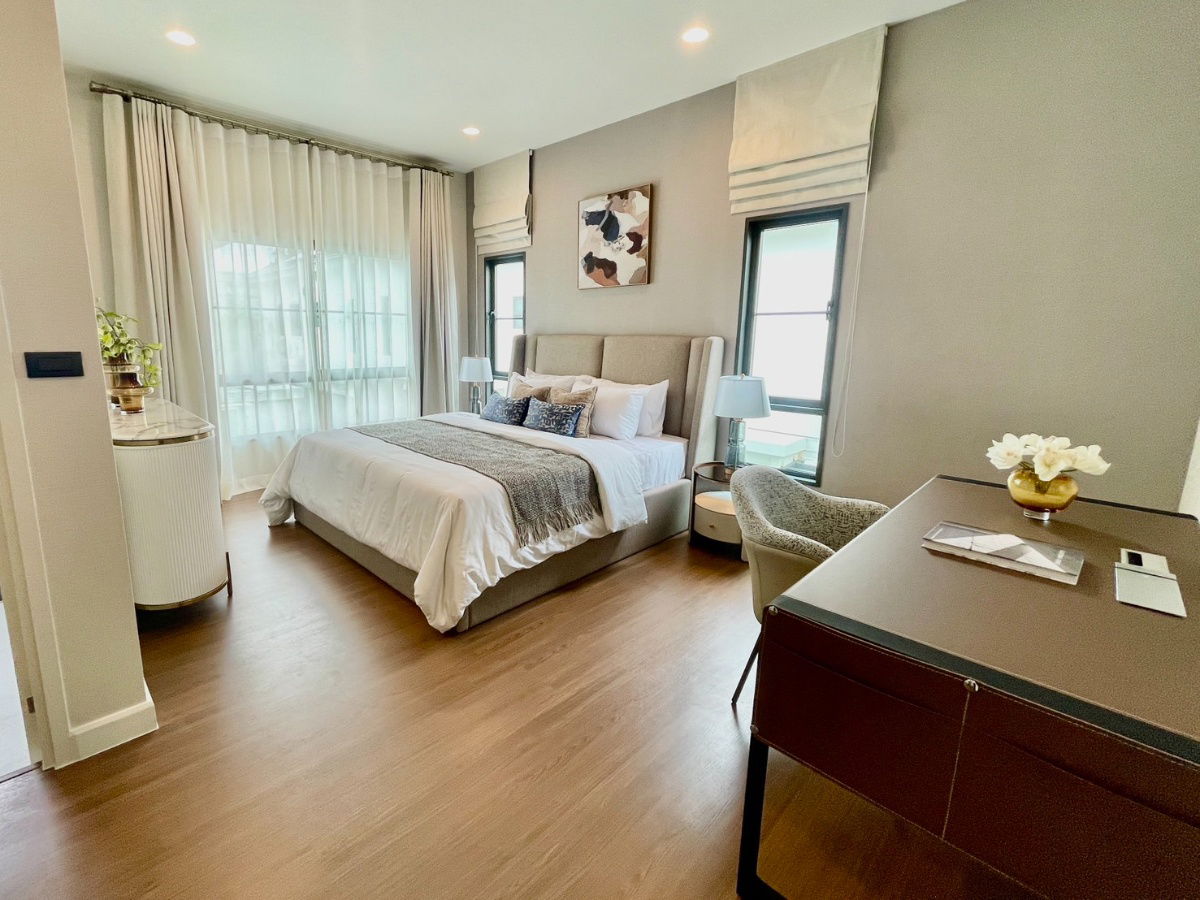 picture A model home with complete decoration in a perfect luxury style, ready to move in..must be here "Setthasiri Ngamwongwan" - 11/11