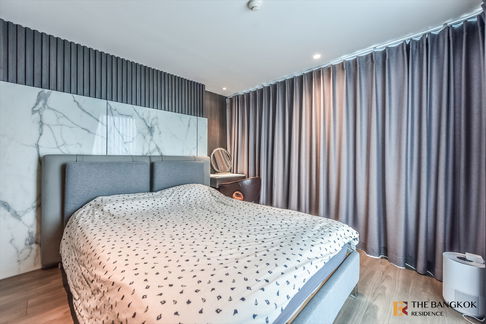 The Lofts Silom near BTS Surasak Luxury Condo in Central City Location
