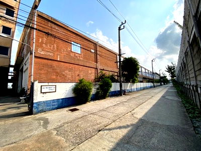 Land for sale Bang Plee Samut Prakarn : Factory + Warehouse + 6-Storey Office Building for Sale Kingkaew Road, Bang Phli, Samut Prakan Land Size: 2-3-0 Rai | Total Usable Area: 6,338 sq.m.