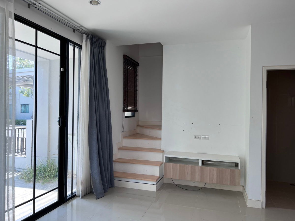 รูป 🏡 ขายทาวน์เฮาส์ 2 ชั้น หน้าบ้านไม่ชนใคร! พร้อมอยู่ ทำเลดี บางนา-ตราด กม.29 (ใกล้ ABAC / สุวรรณภูมิ) - รูปที่ 9/15