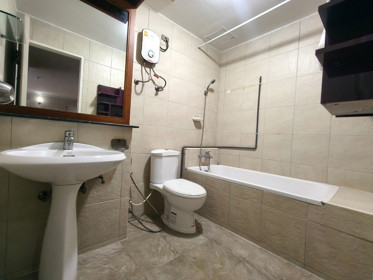 picture RARE FIND! 💎 Huge 127 sqm 3-Bedroom Condo for Rent at The Waterford Diamond, Phrom Phong - Unbeatable Price! - 9/36
