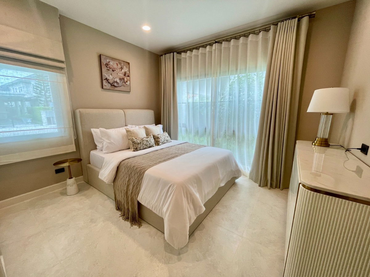picture A model home with complete decoration in a perfect luxury style, ready to move in..must be here "Setthasiri Ngamwongwan" - 6/11