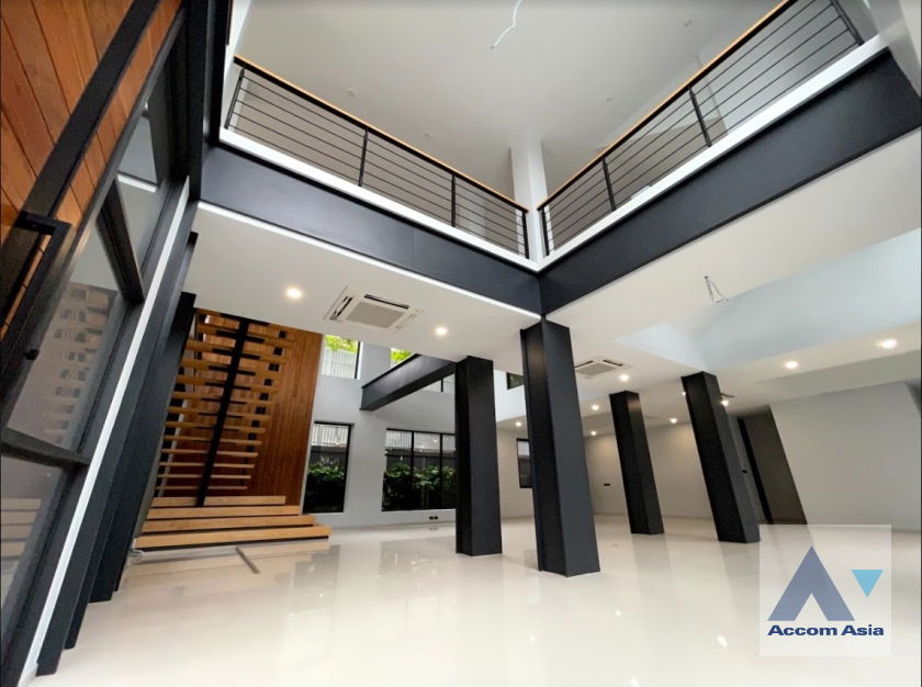 picture 🔼🔽 AccomA 📩 ขายบ้านเดี่ยว 3 ชั้น สุขุมวิท 71  มีสระว่ายน้ำส่วนตัว! (AA30059) - 8/20