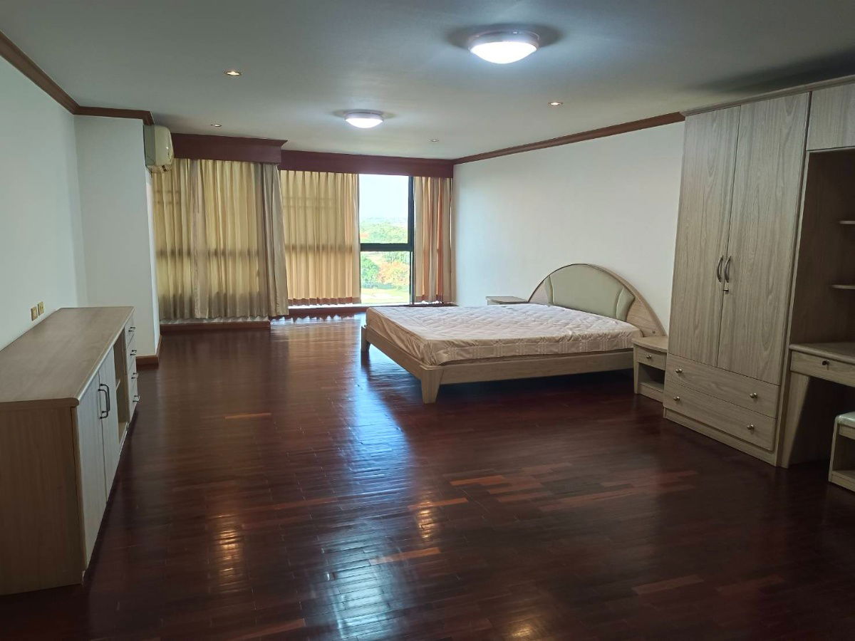 picture Three-bedroom Condominium unit for Rent in Thana city Condominium, Near Vero International School, 10 minute drive to Suvanaphum Airport - 3/15