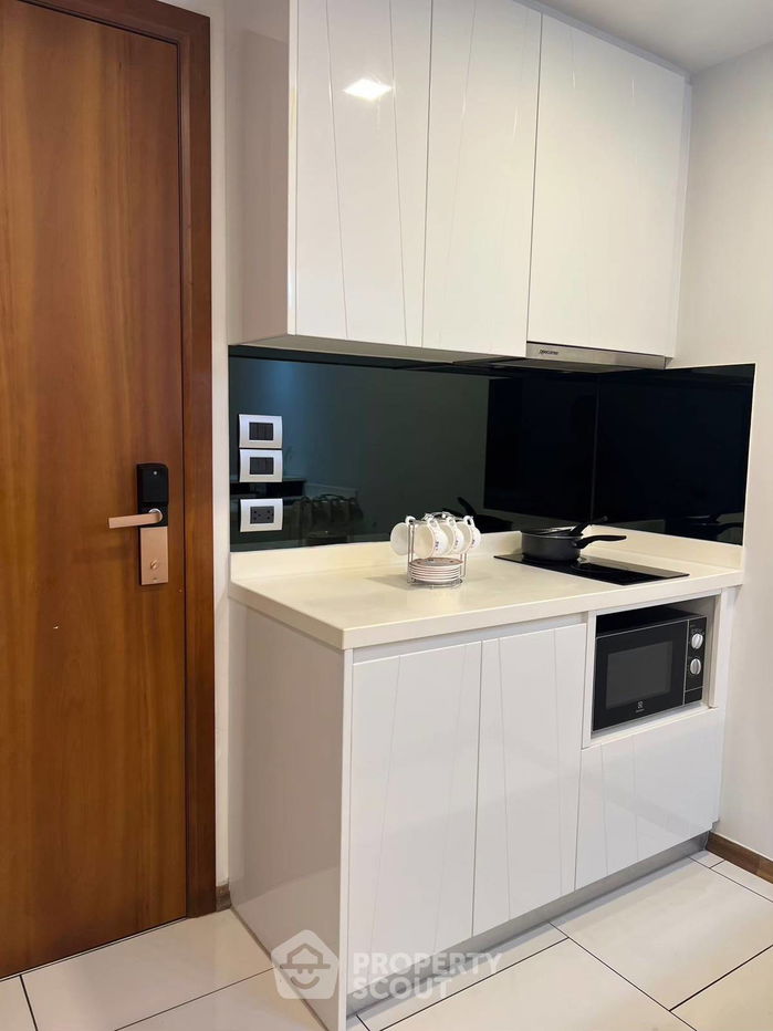 picture 1-BR Condo at The Peak Towers close to Phratamnak (ID 2218153) - 7/12