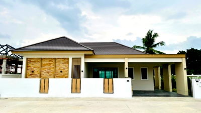 Houses for sale Bang Lamung Chonburi : New Homes Near International Schools! 10 Mins to Regent & Rugby. From 3.89M THB.