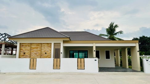 บ้านใหม่พร้อมอยู่ ใกล้โรงเรียนนานาชาติ เพียง 10 นาที! เริ่มต้น 3.89 ล้านบาท