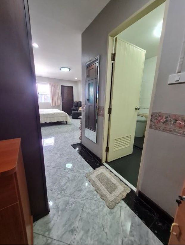 picture Corner 4-bedroom unit for sale in The Trio Garden Condominium - 27/44
