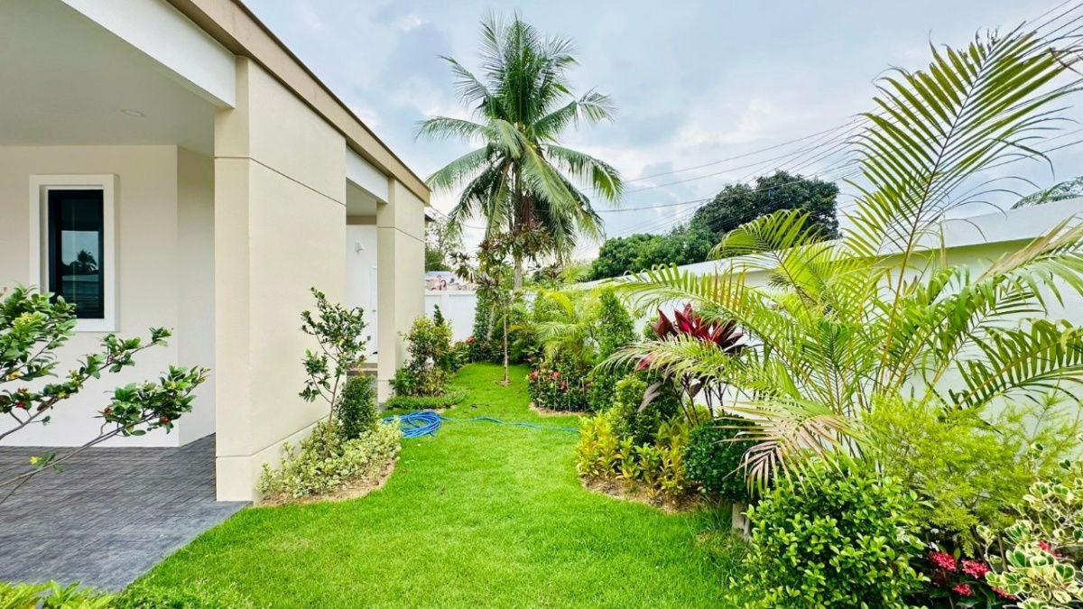 picture New Homes Near International Schools! 10 Mins to Regent & Rugby. From 3.89M THB. - 6/29
