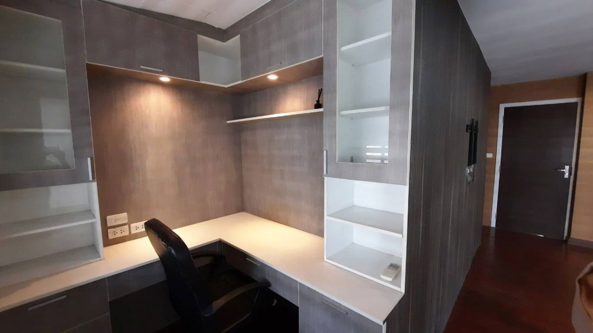 picture Sales Big Townhouse 4 story, 5 bedrooms, Warathorn Ville, Phatthanakan 44, Fully Furnished with tenants - 9/9
