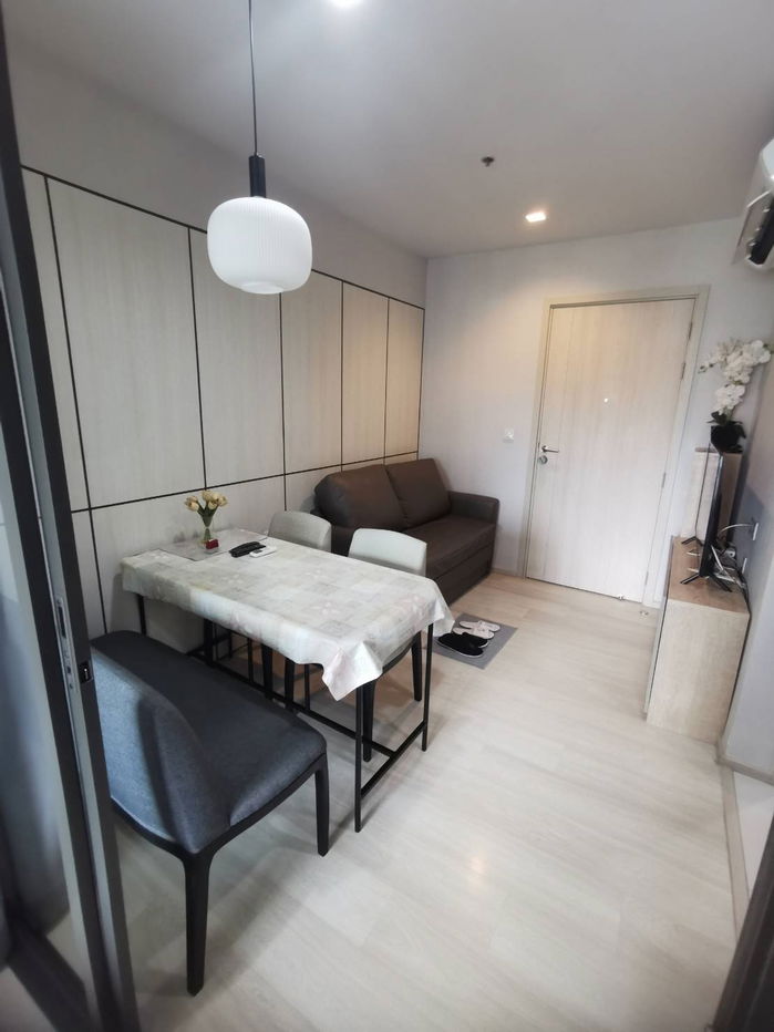 picture Life One Wireless | Only 120 meters from BTS Phloen Chit - 10/16