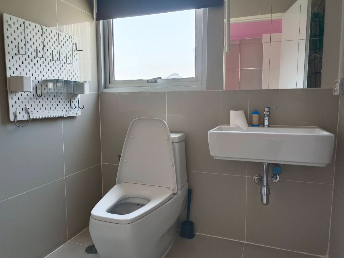 picture Two-bedroom unit for Rent in S and S Sukhumvit Condominium, near BTS Punnawithi and Udomsuk Stations, and True Digital Park Shopping Mall - 8/9