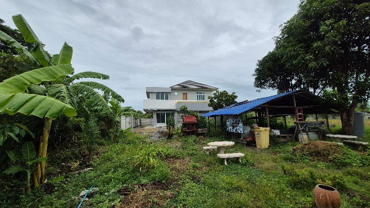 รูป บ้านเดี่ยว2 ชั้น สไตล์ คอนเทมโพรารี่ เน้นพื้นที่ใช้สอย แถมฟรี บ้านอีก1หลัง - รูปที่ 18/19